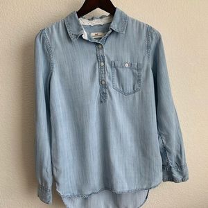 Blue Vineyard Vines chambray blouse Size 2